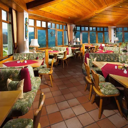 Hotel-gasthof Nutzkaser 3*